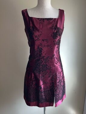 Vintage 90’s XOXO Deep Burgundy Dress with Black Floral design. Size 7
